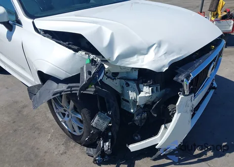 2019 Volvo Xc60 T5 Momentum из США, поврежденный, VIN LYV102DK9KB359915